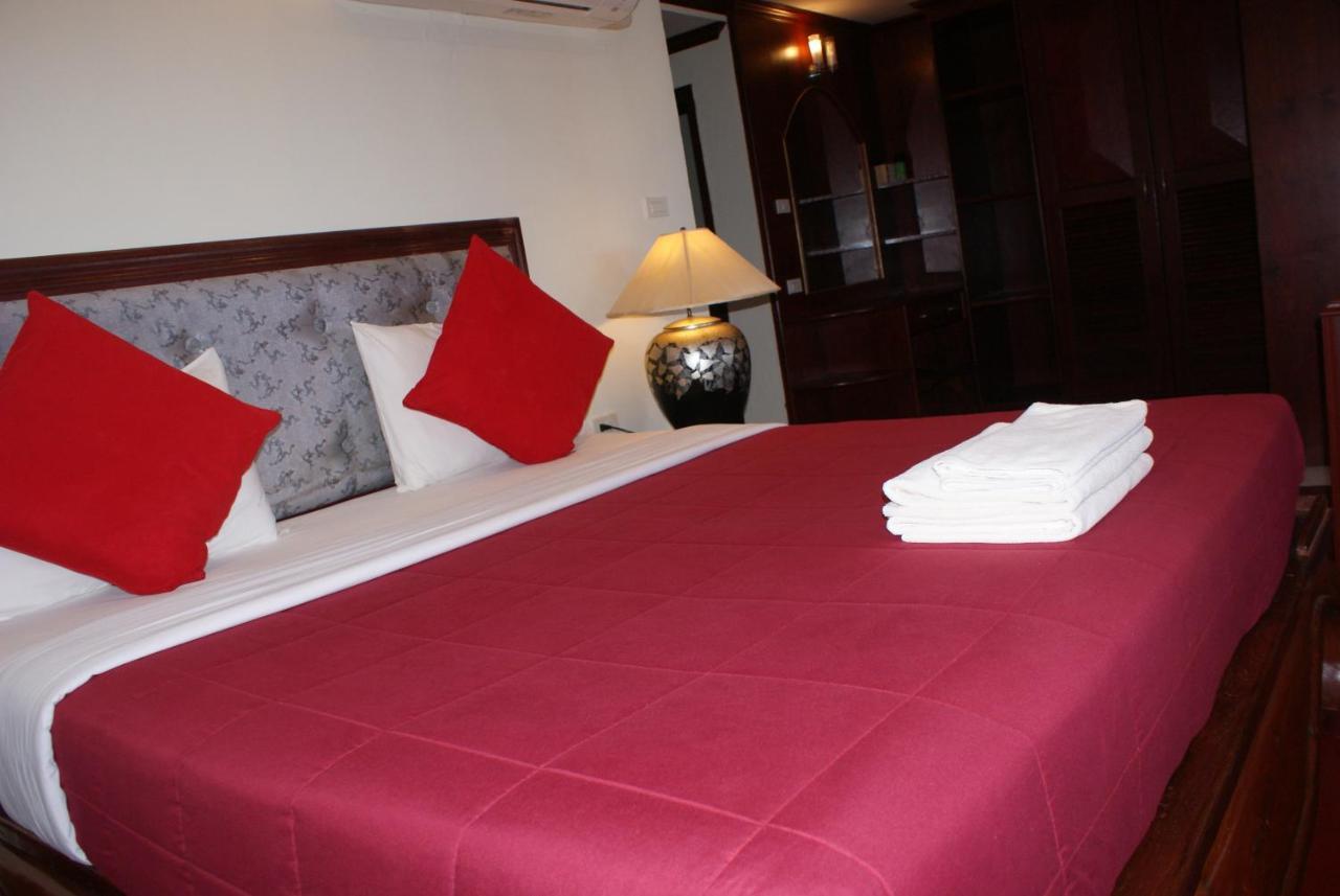 Prince Edouard Apartments & Resort Sha Extra Plus Patong Kültér fotó
