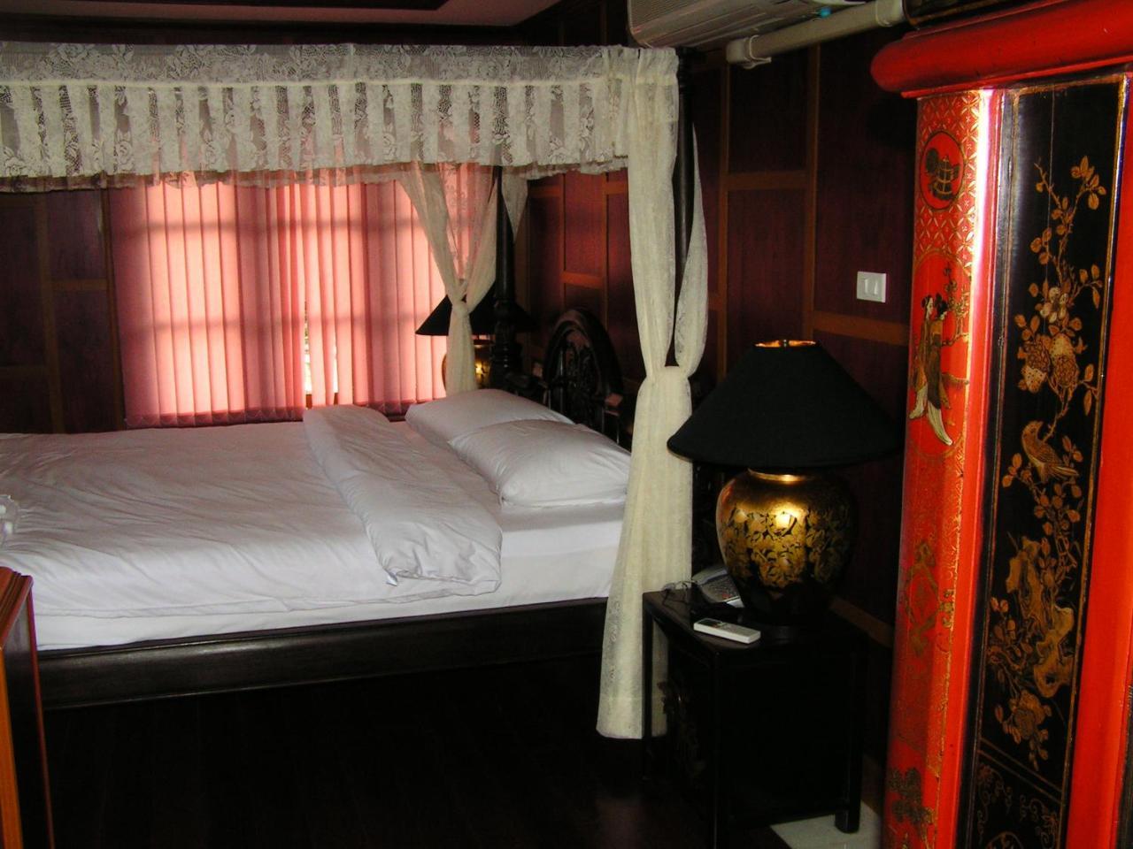 Prince Edouard Apartments & Resort Sha Extra Plus Patong Kültér fotó